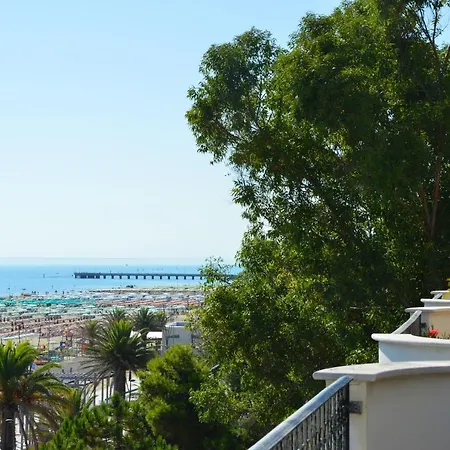 公寓 Mansarda Fronte Mare Con Servizio Incluso A *