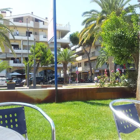 公寓 Mansarda Fronte Mare Con Servizio Incluso A *