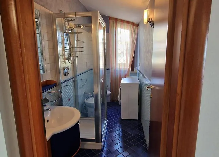 Mansarda Fronte Mare Con Servizio Incluso A Apartman *