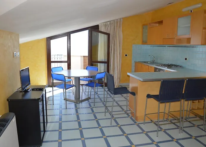 Apartman Mansarda Fronte Mare Con Servizio Incluso A