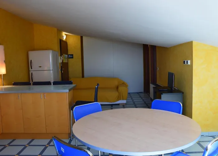 Apartman Mansarda Fronte Mare Con Servizio Incluso A