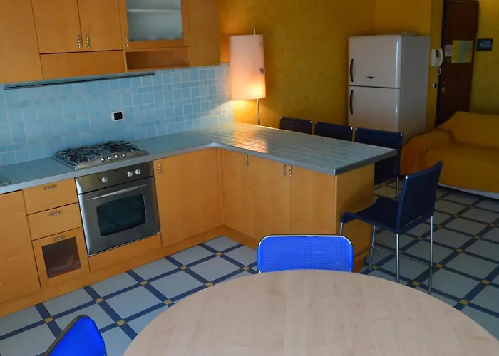 Apartman Mansarda Fronte Mare Con Servizio Incluso A