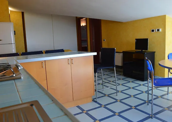 Mansarda Fronte Mare Con Servizio Incluso A Apartman