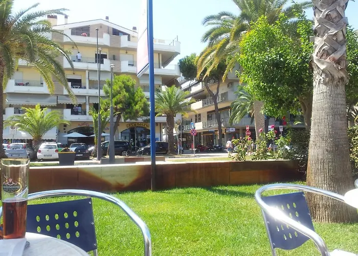 Apartman Mansarda Fronte Mare Con Servizio Incluso A *