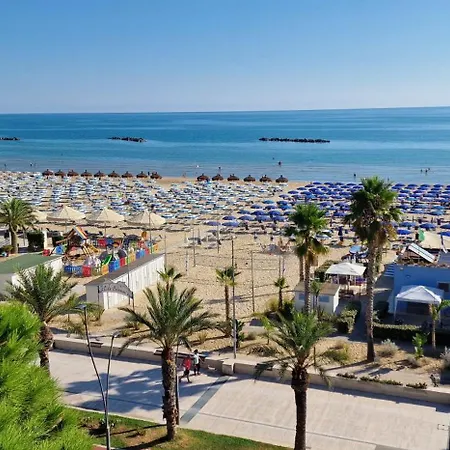Mansarda Fronte Mare Con Servizio Incluso A