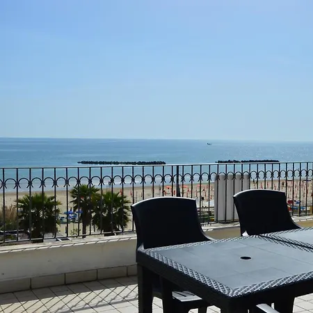 Mansarda Fronte Mare Con Servizio Incluso A Apartment Roseto Degli Abruzzi