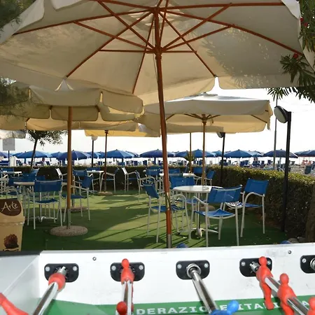 شقة Mansarda Fronte Mare Con Servizio Incluso A *