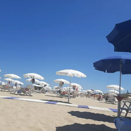 Mansarda Fronte Mare Con Servizio Incluso A *