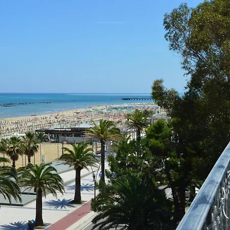 Mansarda Fronte Mare Con Servizio Incluso A