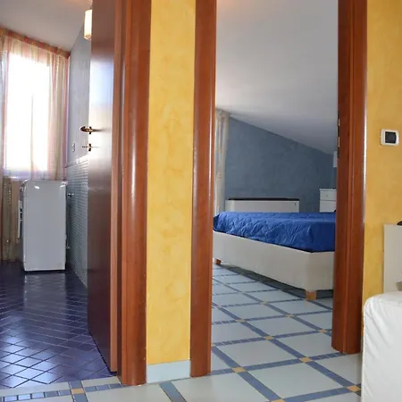 Apartment Mansarda Fronte Mare Con Servizio Incluso A