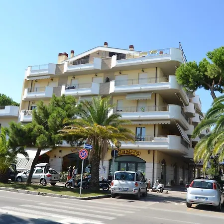 Mansarda Fronte Mare Con Servizio Incluso A