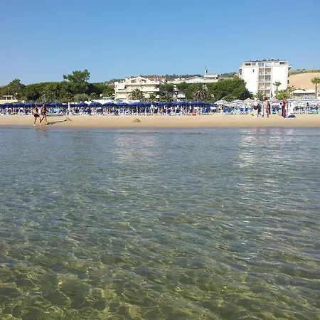 Mansarda Fronte Mare Con Servizio Incluso A *