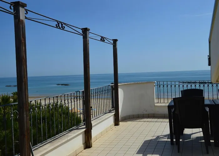 Lägenhet Mansarda Fronte Mare Con Servizio Incluso A Roseto Degli Abruzzi
