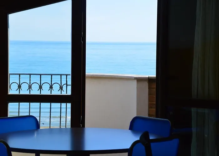 アパート Mansarda Fronte Mare Con Servizio Incluso A *