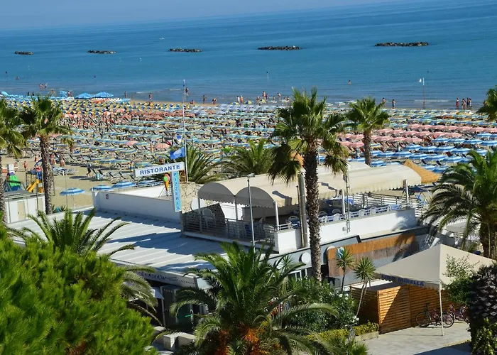 アパート Mansarda Fronte Mare Con Servizio Incluso A